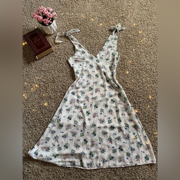 Peach Love California Dresses & Skirts - Floral midi dress